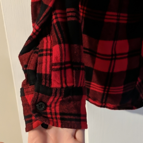 🖤SOLD🖤Red Buffalo Plaid Flannel - Picture 3 of 4